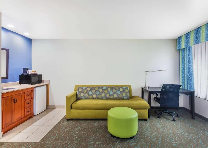 Days Inn & Suites By Wyndham East Flagstaff